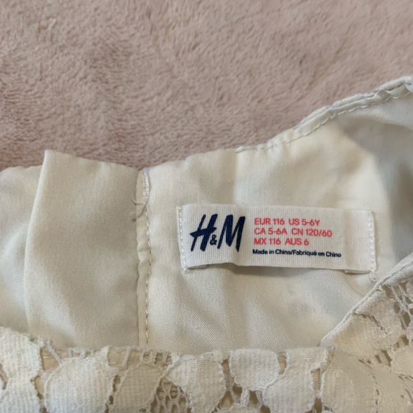 H&M little girls lacy dress - Picture 3 of 7